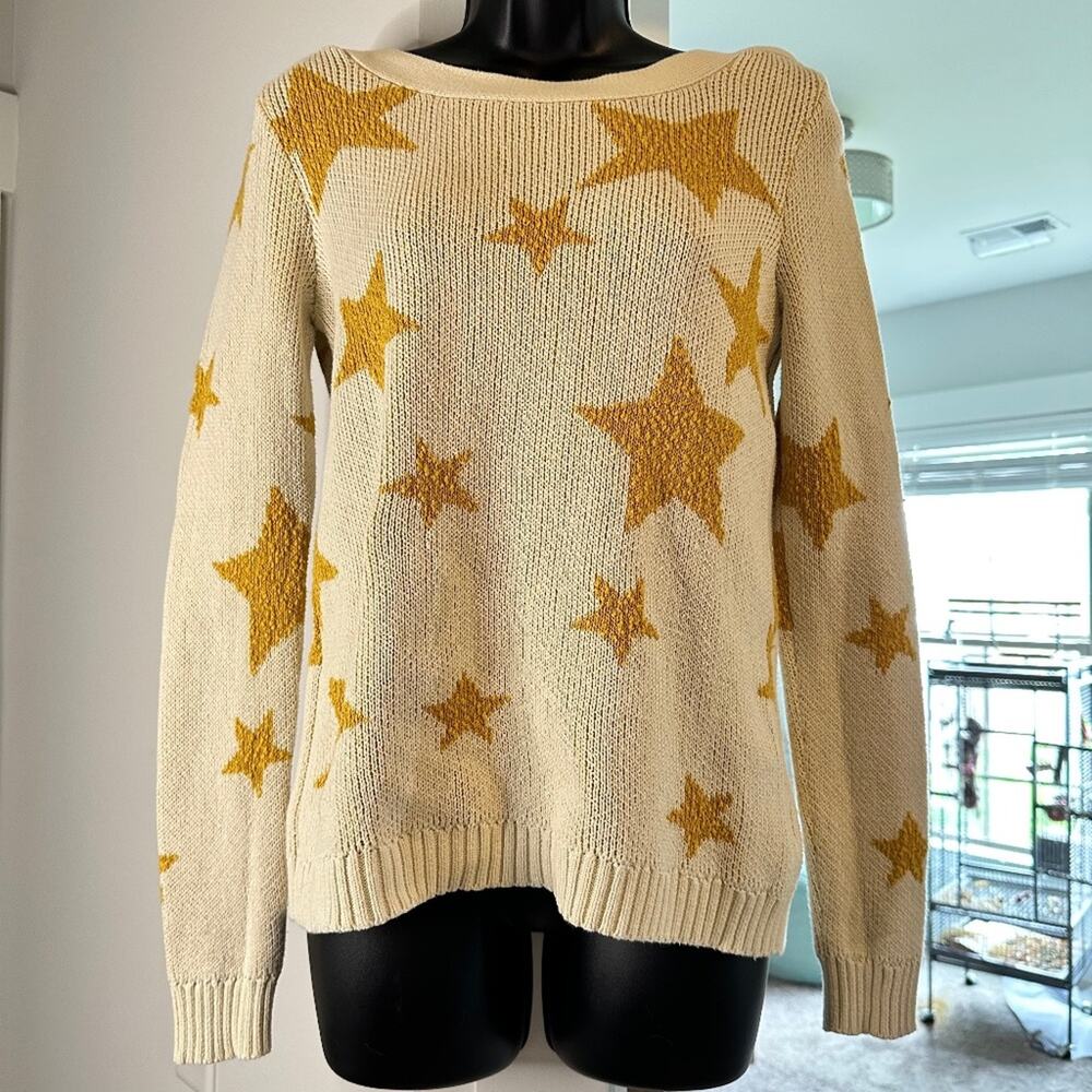 Marled ivory and mustard yellow star print pullover sweater